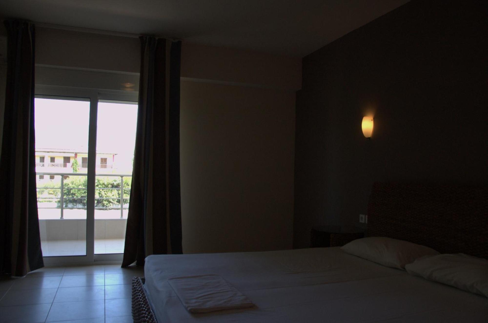 Hotel Sarti Beach エクステリア 写真