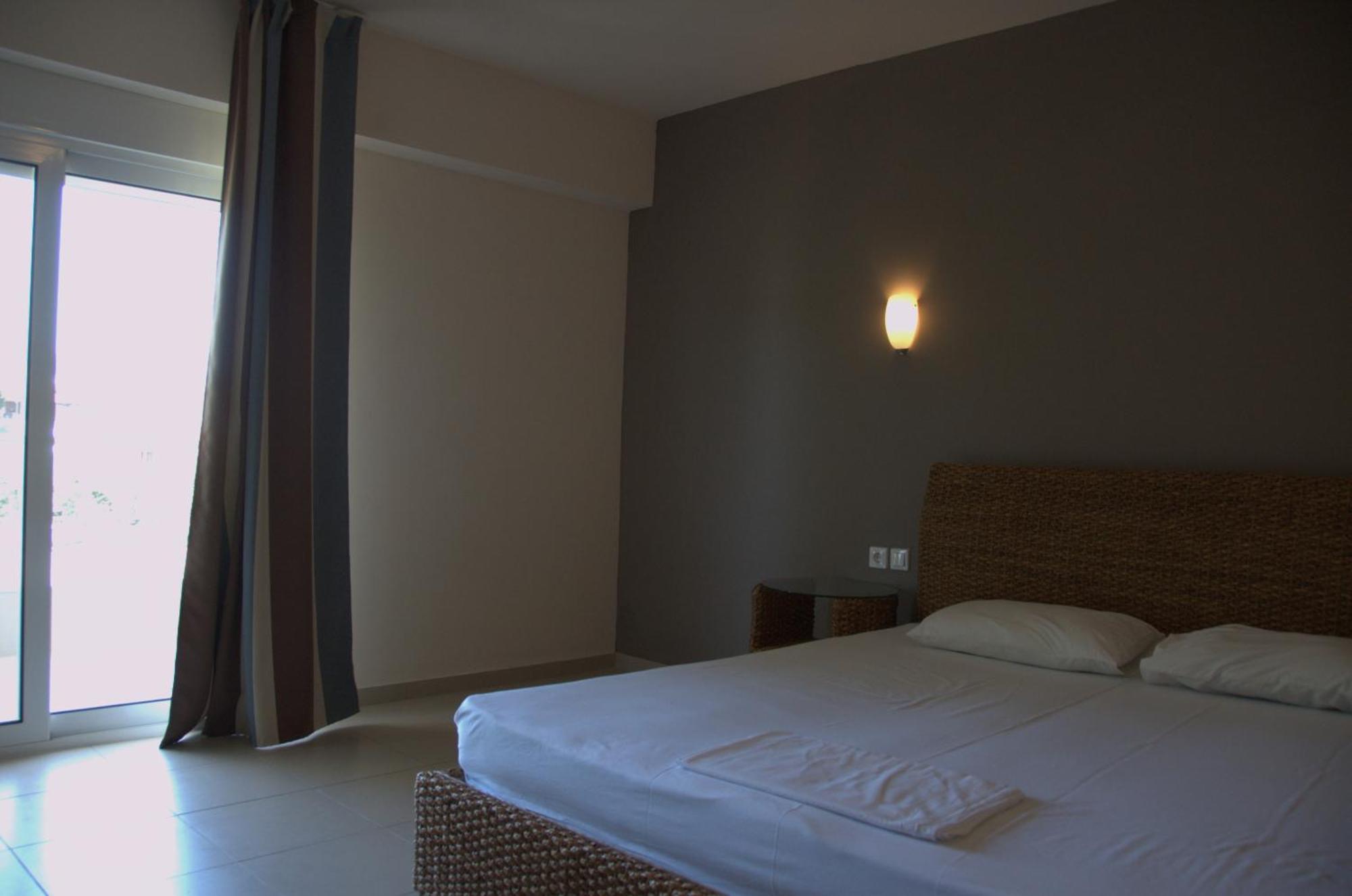 Hotel Sarti Beach エクステリア 写真