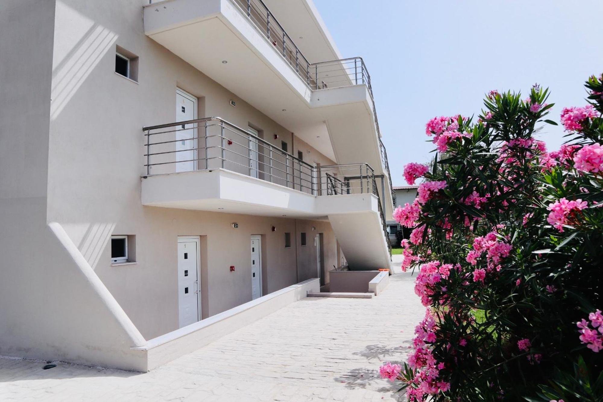Hotel Sarti Beach エクステリア 写真
