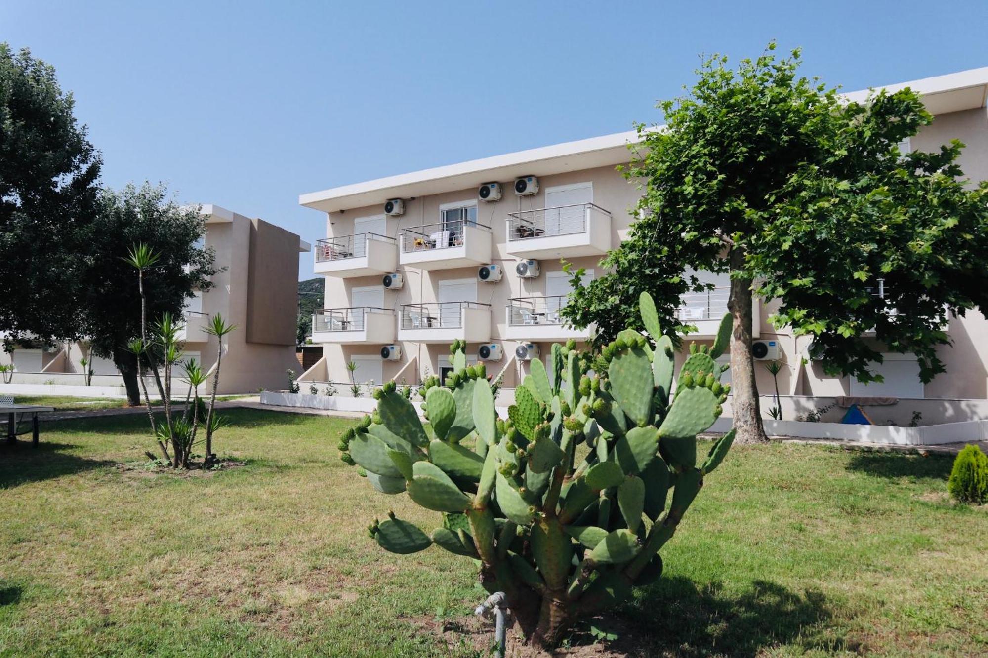 Hotel Sarti Beach エクステリア 写真