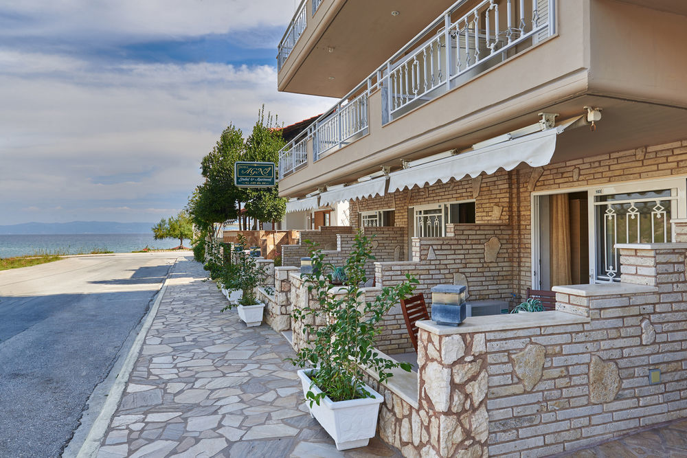 Hotel Sarti Beach エクステリア 写真